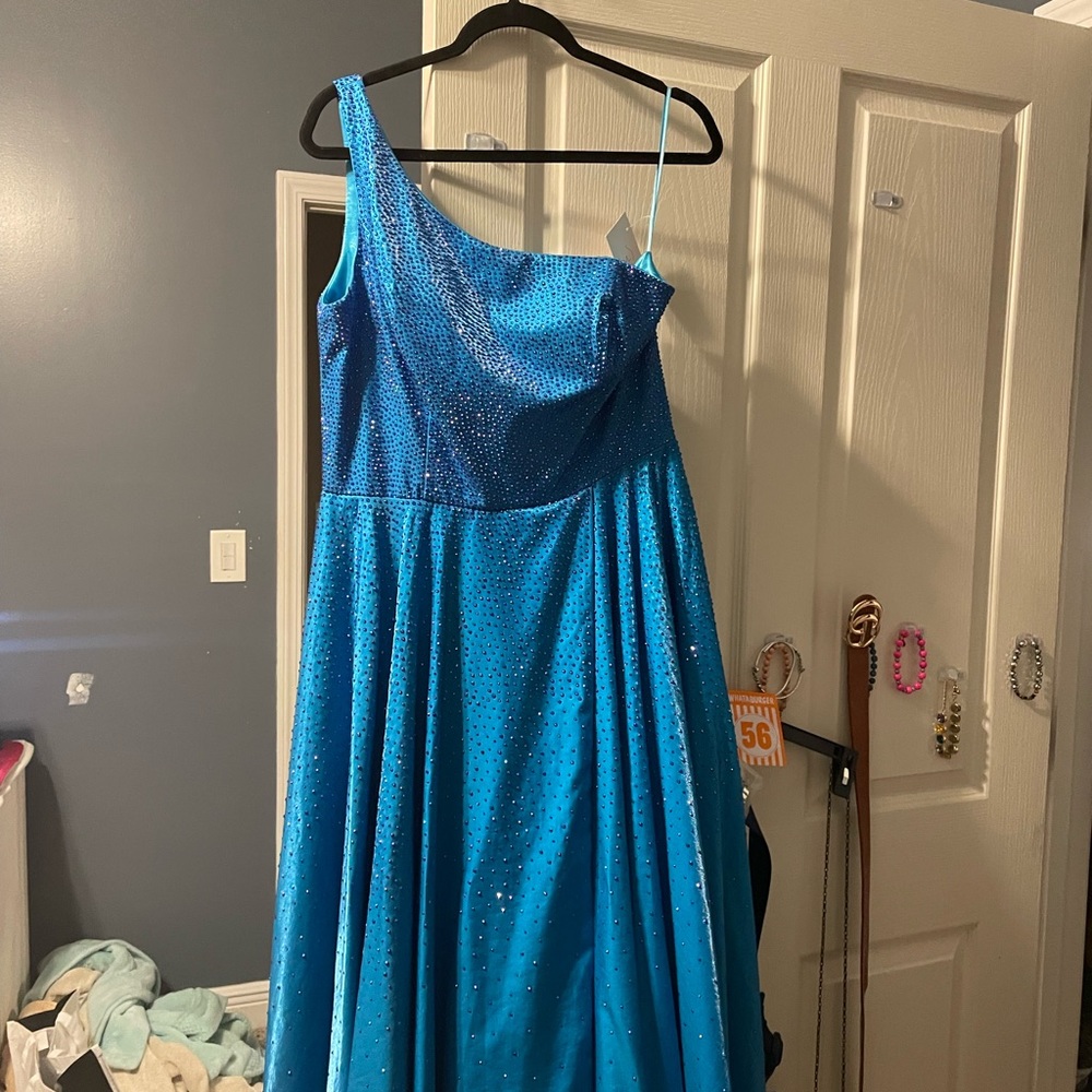 Brand new prom dress